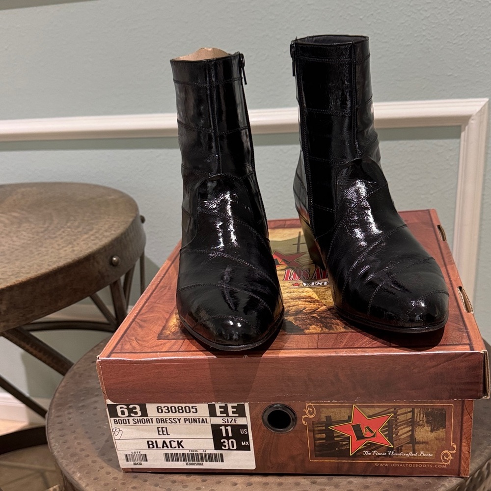 Elegant Black Leather Men's Boots